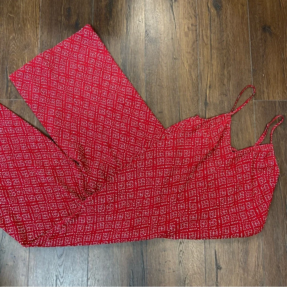 New In Red Patterned Women's Wide Leg Jumpsuit SZ MED - Picture 2 of 11